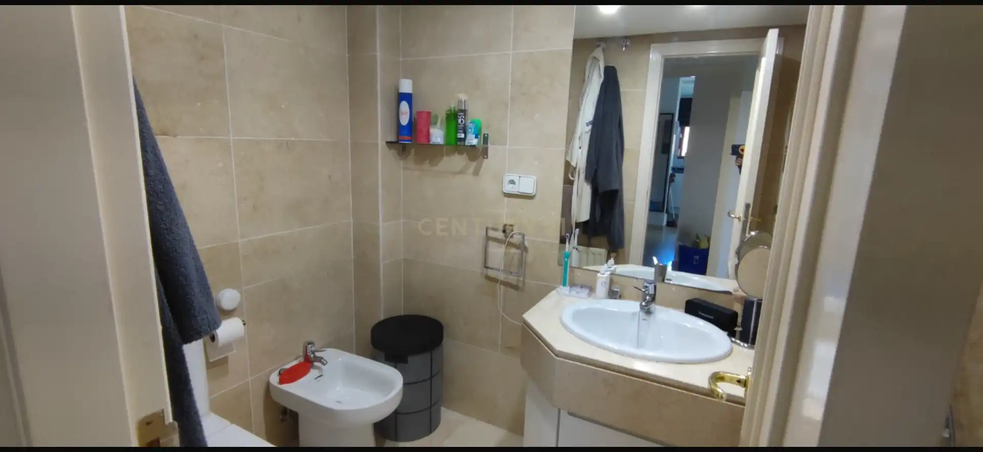 Bany de Apartament de lloguer en Las Rozas de Madrid amb Aire condicionat, Forn i Rentadora