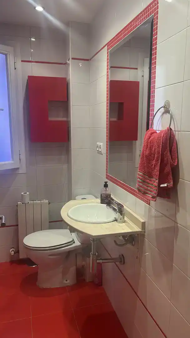 Baño de Piso para compartir en Madrid con Aire acondicionado, Amueblado y Balcón