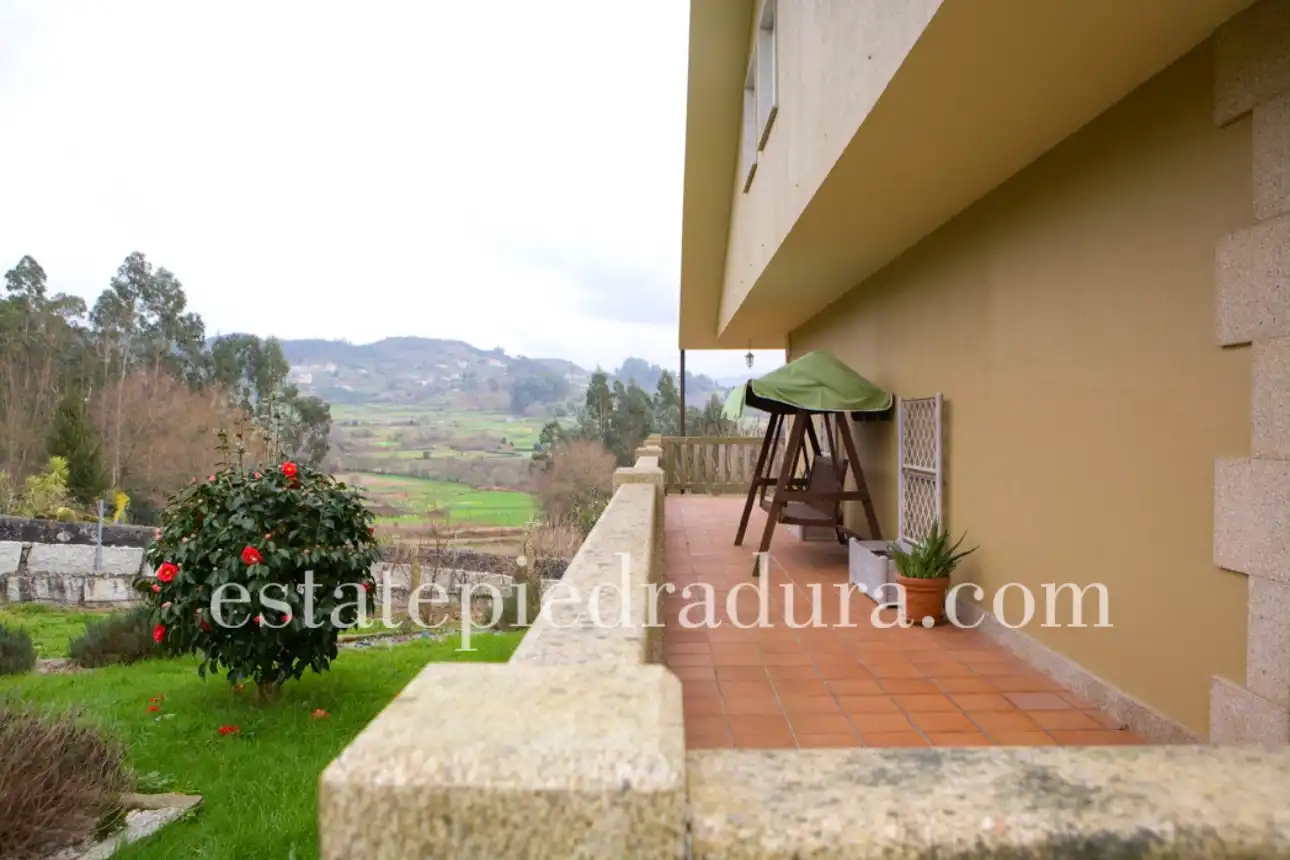 Terraza de Casa o chalet en venta en Pontevedra Capital  con Calefacción, Jardín privado y Terraza