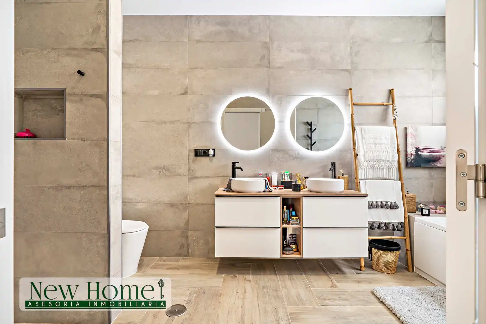 Bathroom of Houses for sale in Roquetas de Mar  with Private garden, Terrace and Furnished