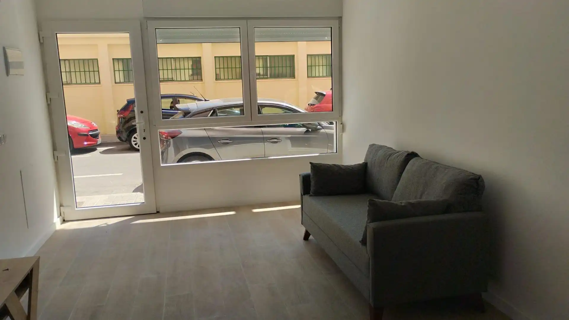Sala d'estar de Planta baixa en venda en Xirivella amb Aire condicionat, Terrassa i Moblat