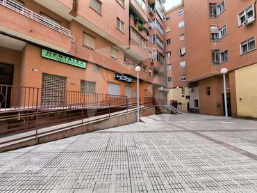 Locale commerciale in affitto a Avenida Isabel de Moctezuma