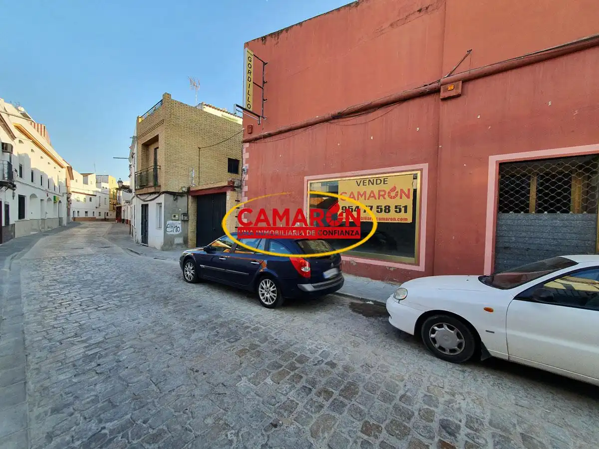 Local comercial en venta en Coria del Río, imagen 2