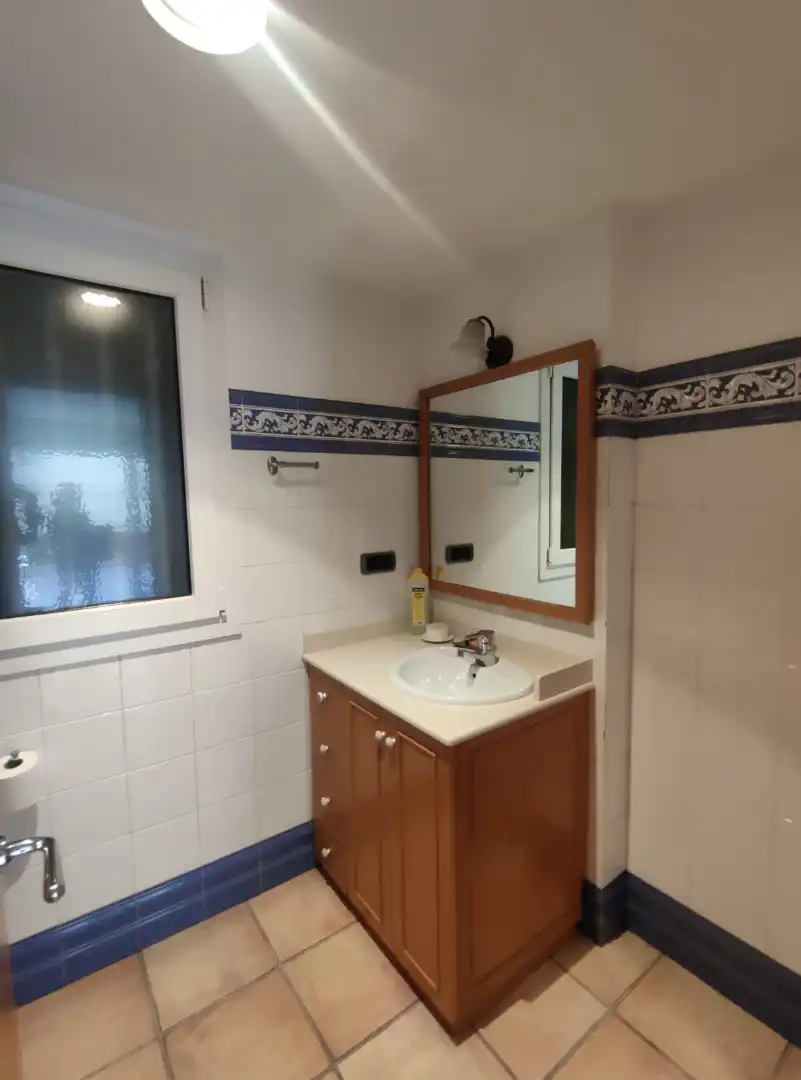 Bathroom of Flat for rent in Manresa  with Furnished