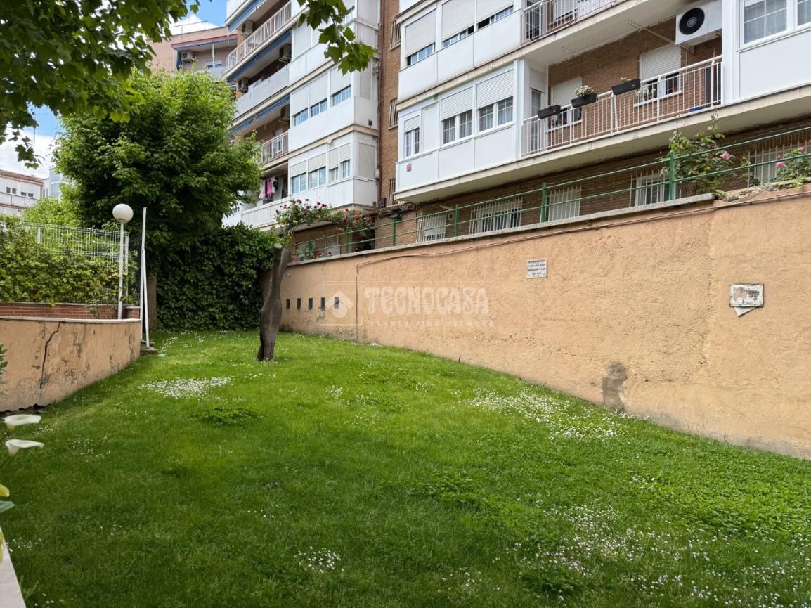 Exterior view of Flat for sale in  Madrid Capital  with Heating and Community pool