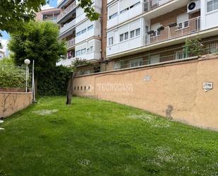Vista exterior de Pis en venda en  Madrid Capital amb Calefacció i Piscina comunitària