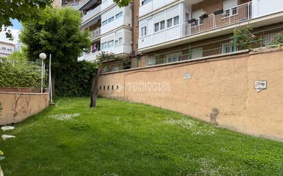 Exterior view of Flat for sale in  Madrid Capital  with Heating and Community pool