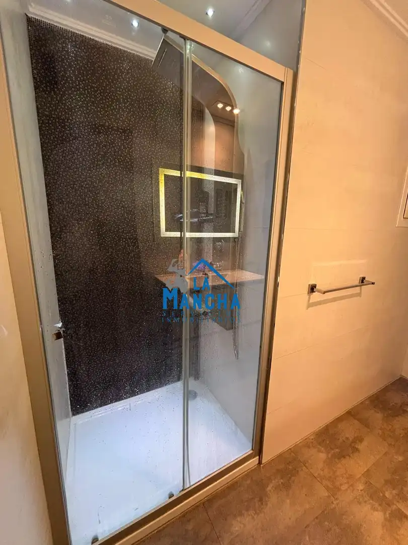 Bathroom of Flat for sale in Albacete  with Air Conditioner, Heating and Furnished