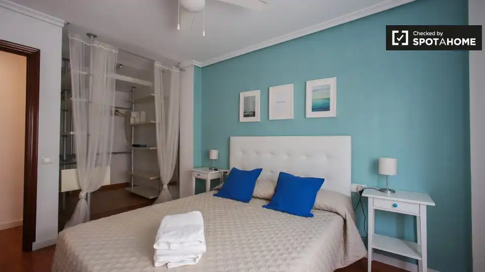 Habitación de Piso de alquiler en Valencia con Aire acondicionado, Calefacción y Amueblado