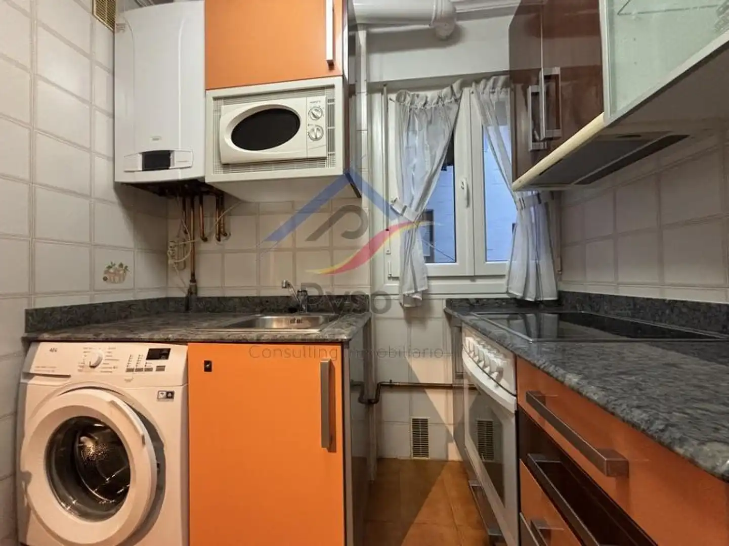 Cuina de Pis de lloguer en Santander amb Calefacció, Rentadora i Balcó