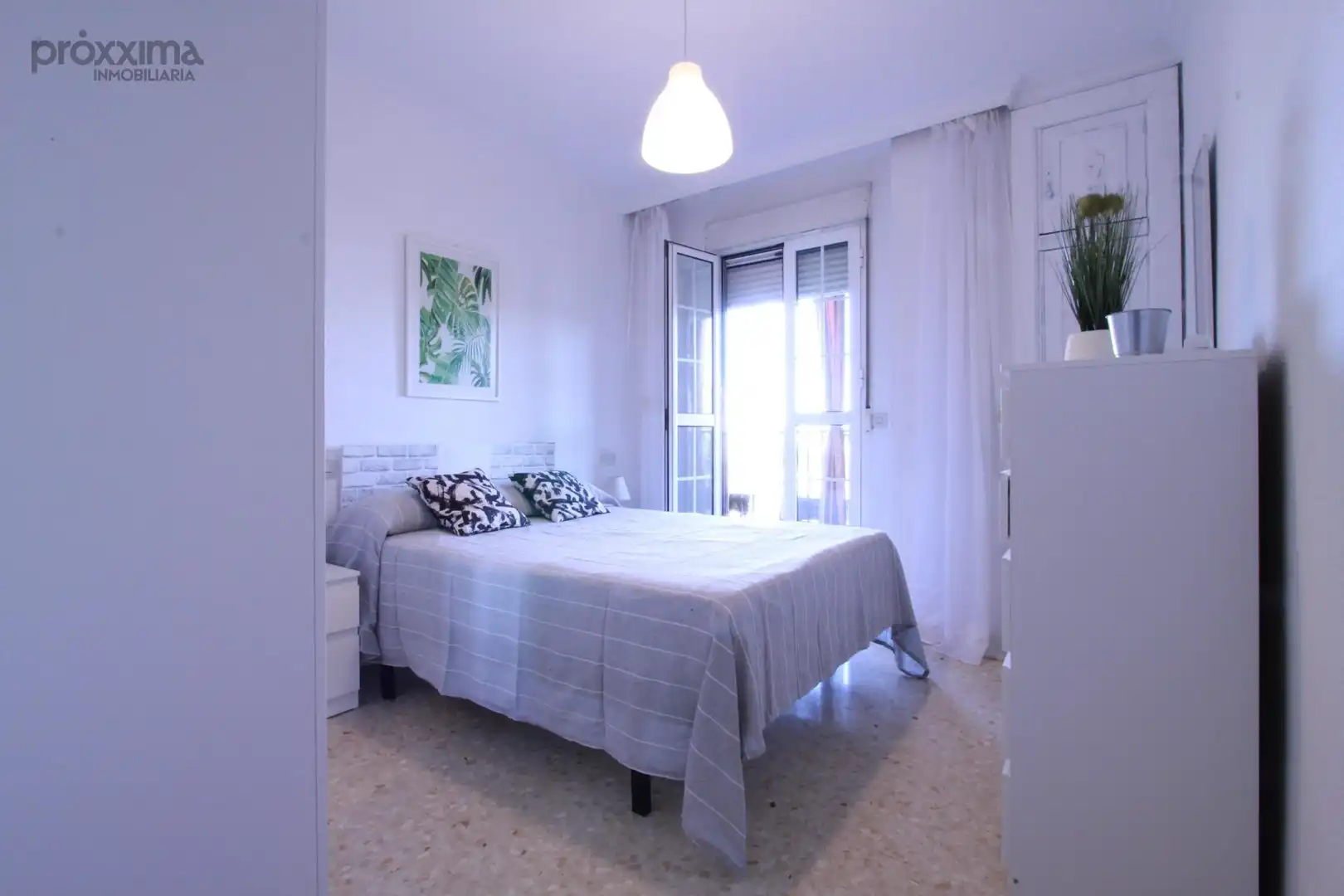 Schlafzimmer von Wohnung zur Miete in Casco Antiguo