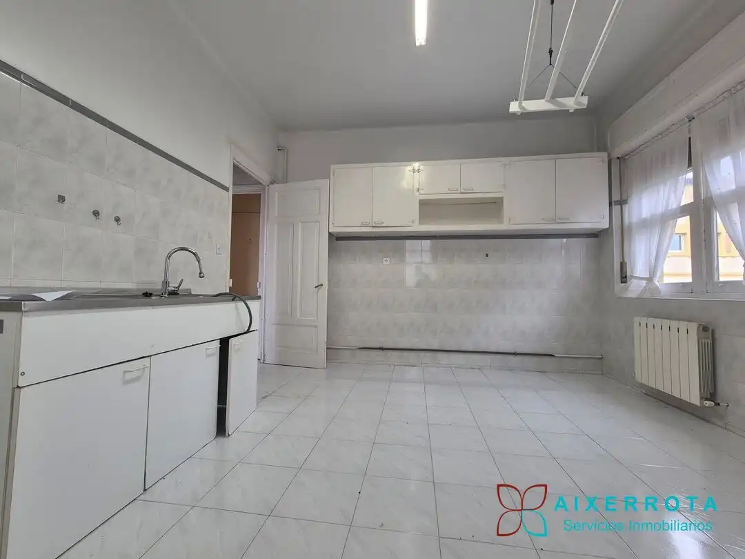 Kitchen of Flat for sale in Getxo   with Heating and Storage room