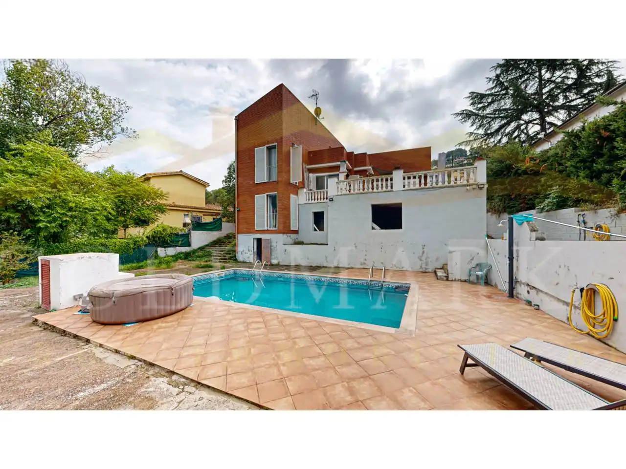 Vista exterior de Casa o xalet en venda en Corbera de Llobregat amb Aire condicionat, Calefacció i Jardí privat