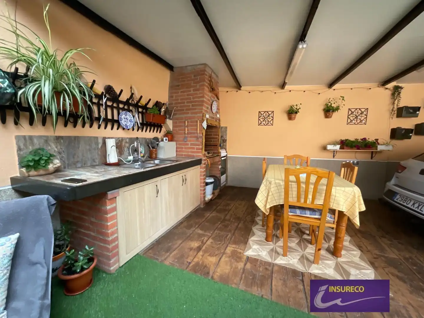 Cuina de Casa o xalet en venda en Bustillo del Páramo amb Calefacció, Jardí privat i Parquet