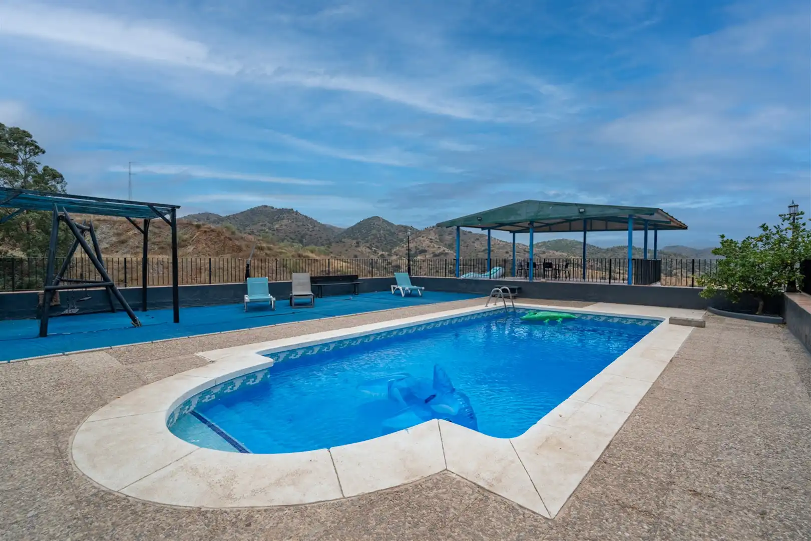 Piscina de Casa o xalet en venda en Cártama