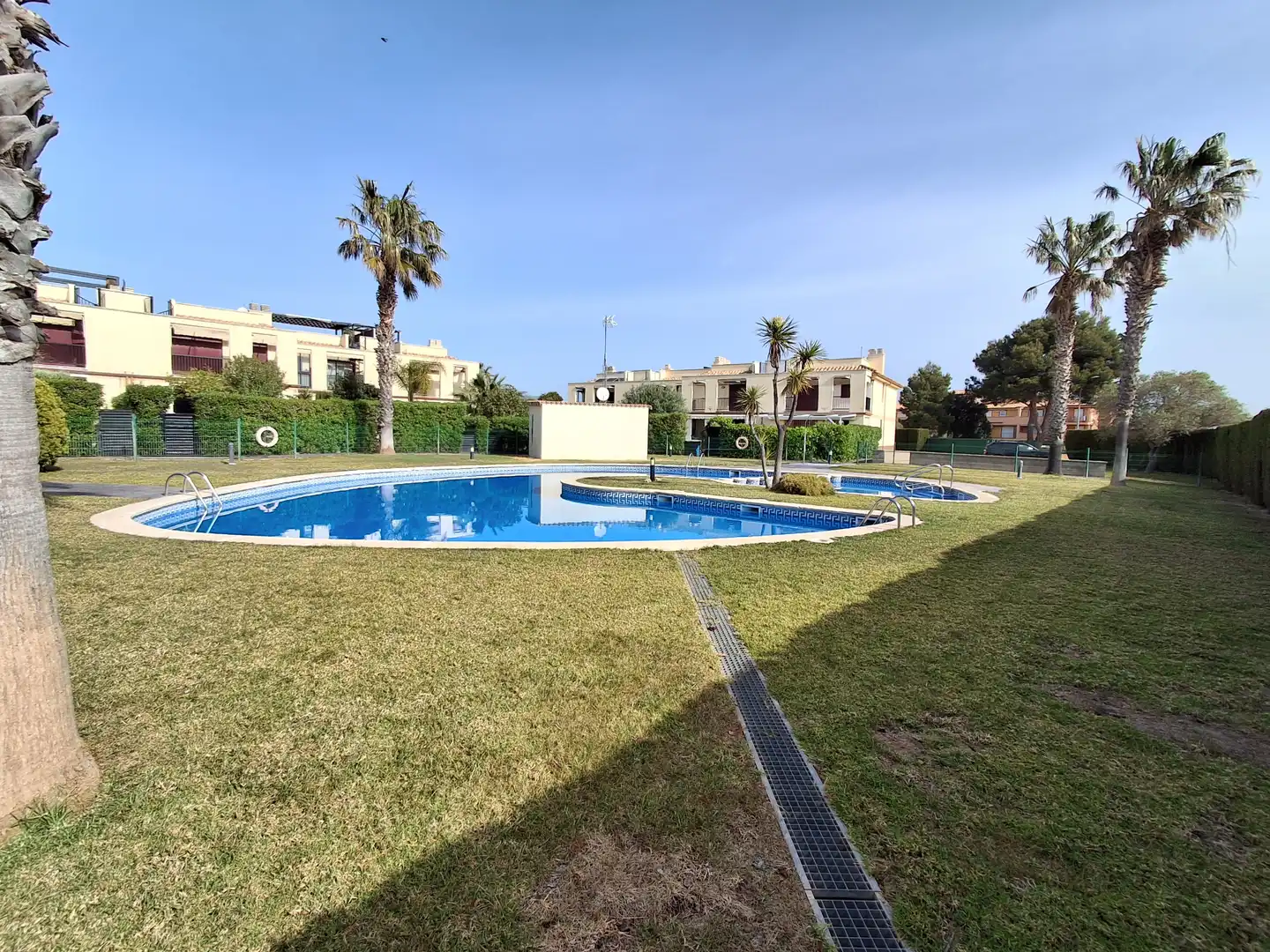 Piscina de Piso en venta en Mont-roig del Camp con Aire acondicionado, Jardín privado y Amueblado