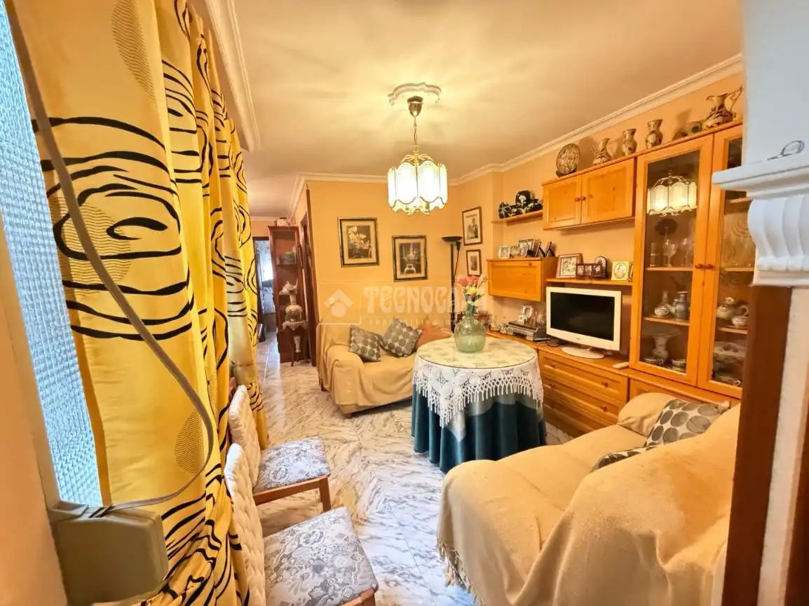 Living room of Flat for sale in Sevilla  with Air Conditioner