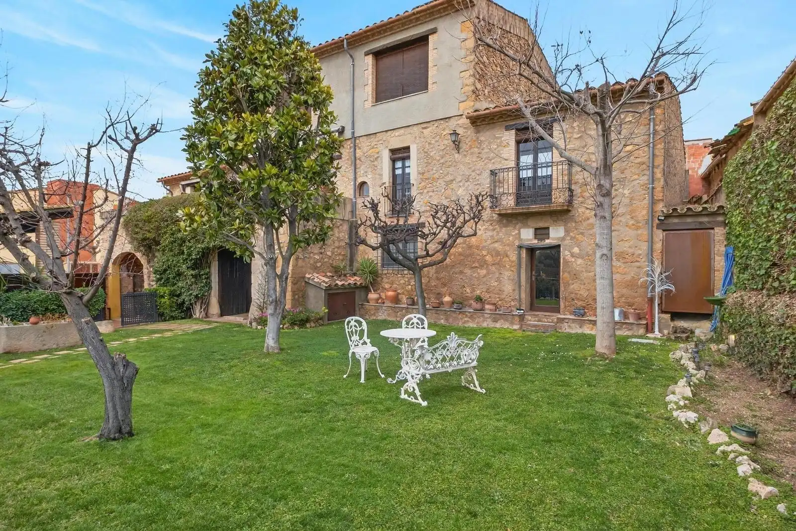 Casa rústica con piscina en venta en Carrer Carrer Castell, imagen 2