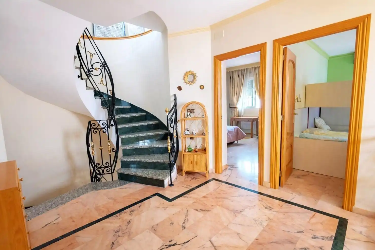 Houses for sale in Güevéjar  with Private garden, Terrace and Storage room