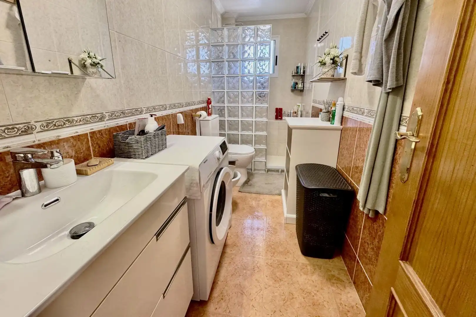 Baño de Casa adosada en venta en Torrevieja con Aire acondicionado, Calefacción y Jardín privado