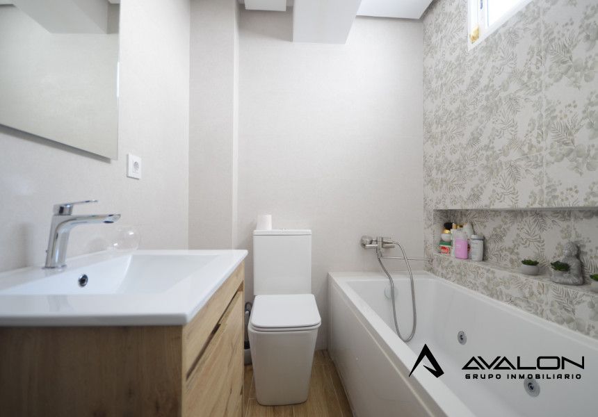 Bathroom of Flat for sale in  Huelva Capital  with Balcony