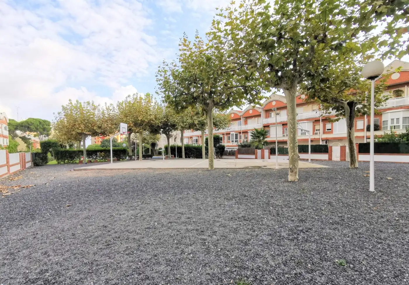 Vista exterior de Casa o xalet en venda en Reus amb Aire condicionat, Calefacció i Jardí privat