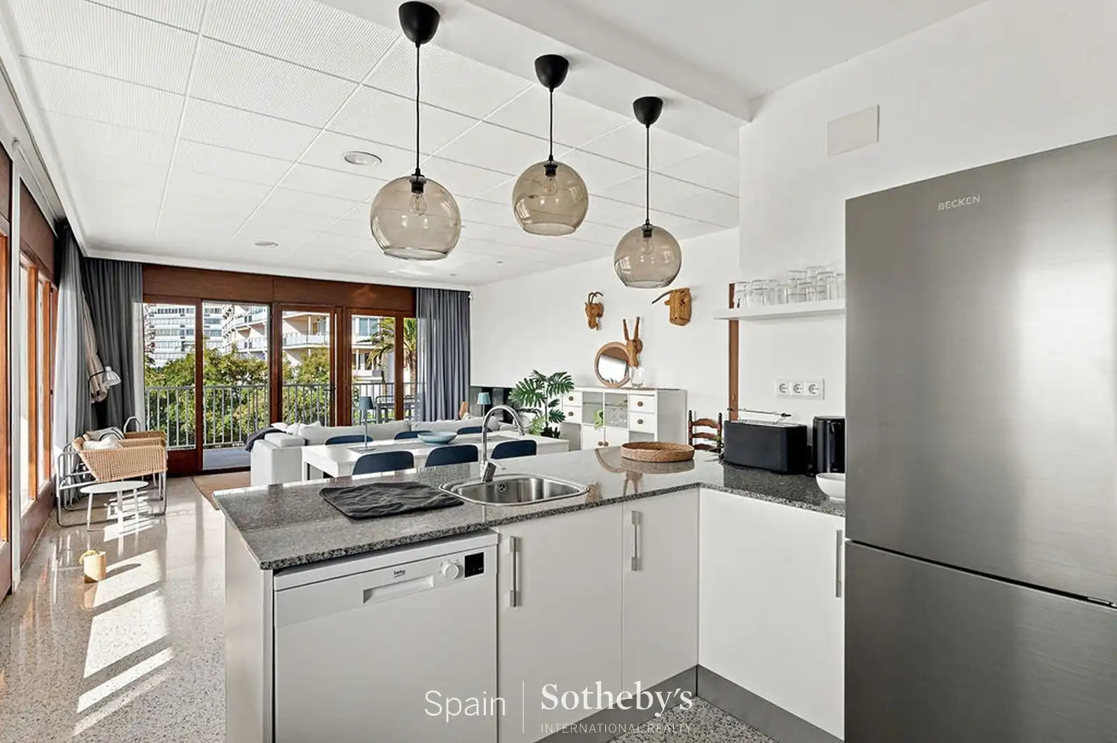 Cocina de Edificio en venta en Roses