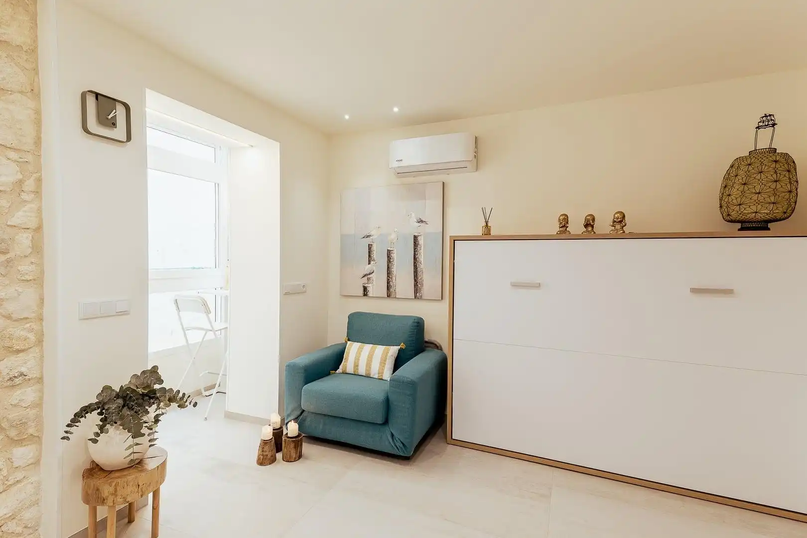 Living room of Study for rent in Elda  with Air Conditioner, Heating and Furnished