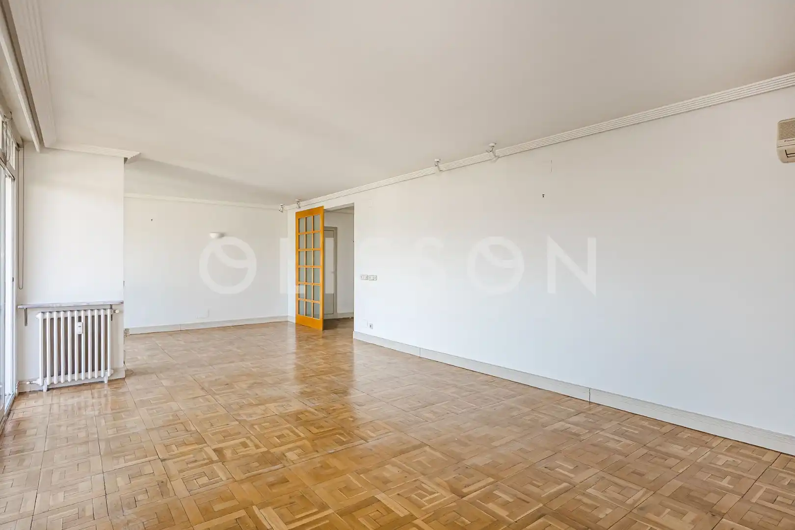 Sala d'estar de Apartament en venda en Madrid amb Aire condicionat i Traster