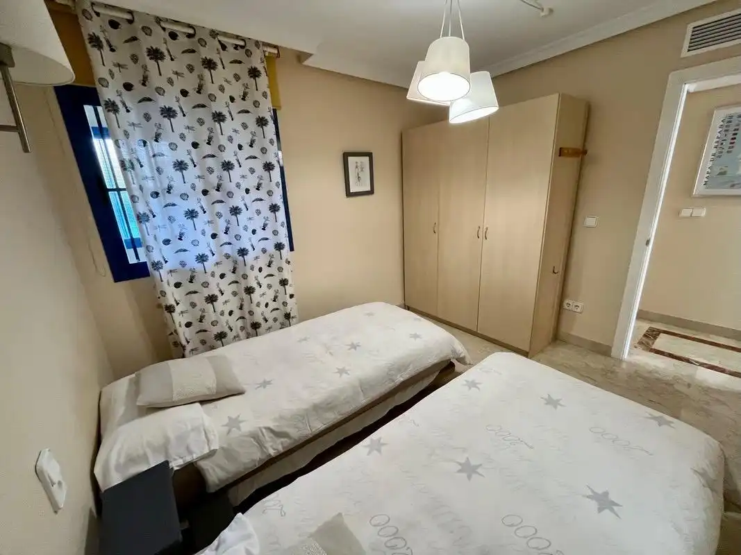 Habitación de Apartamento en venta en Almuñécar con Aire acondicionado, Terraza y Trastero