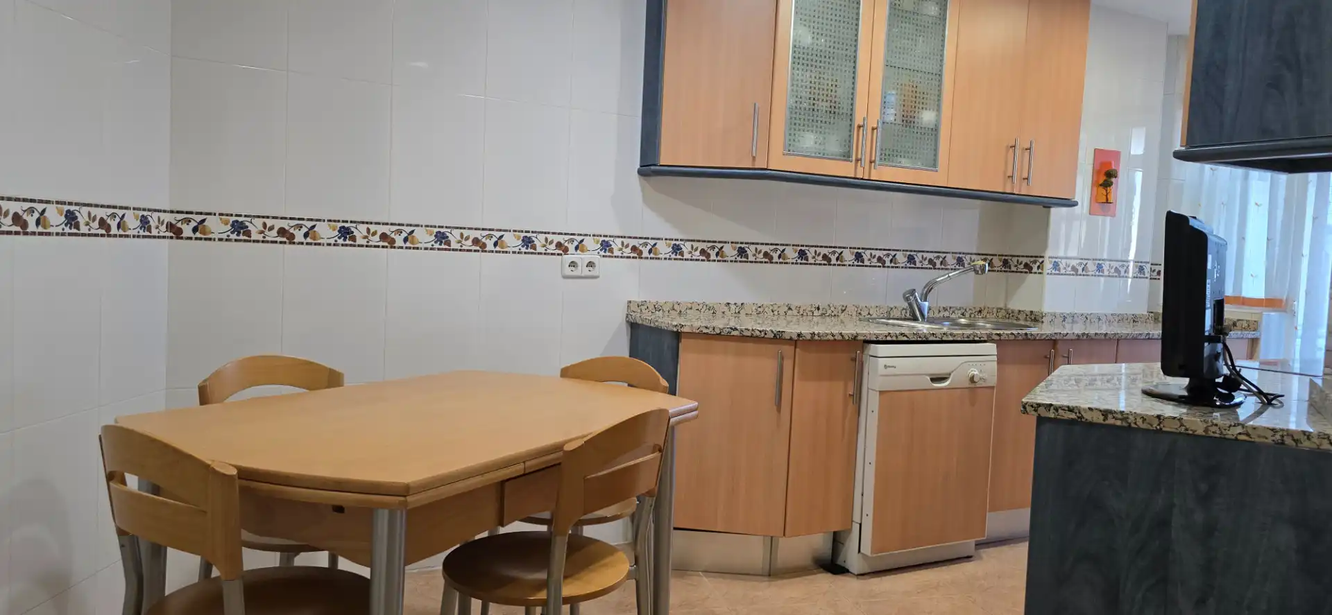 Kitchen of Flat for sale in Madrid  with Heating, Private garden and Terrace