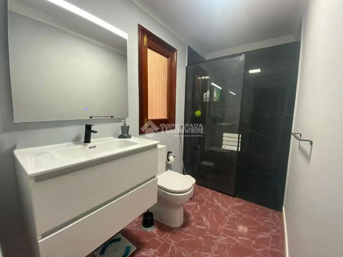 Baño de Piso en venta en Gáldar con Balcón
