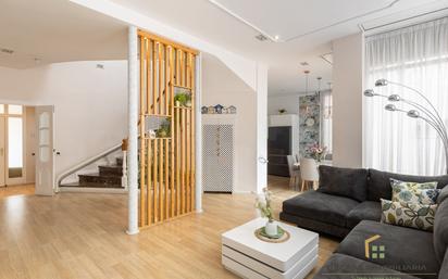 Living room of Single-family semi-detached for sale in Badalona  with Air Conditioner, Heating and Private garden