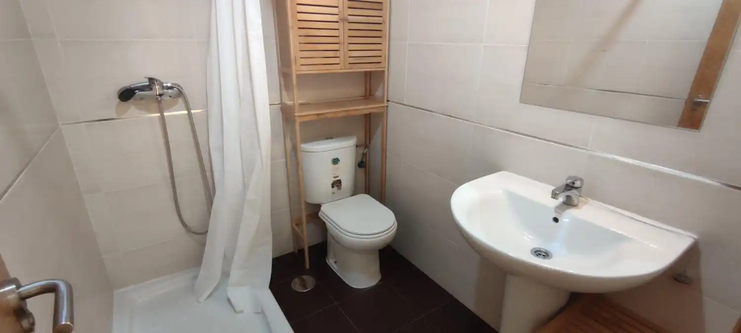 Badezimmer von Wohnung zur Miete in Las Gabias mit Klimaanlage, Terrasse und Möbliert