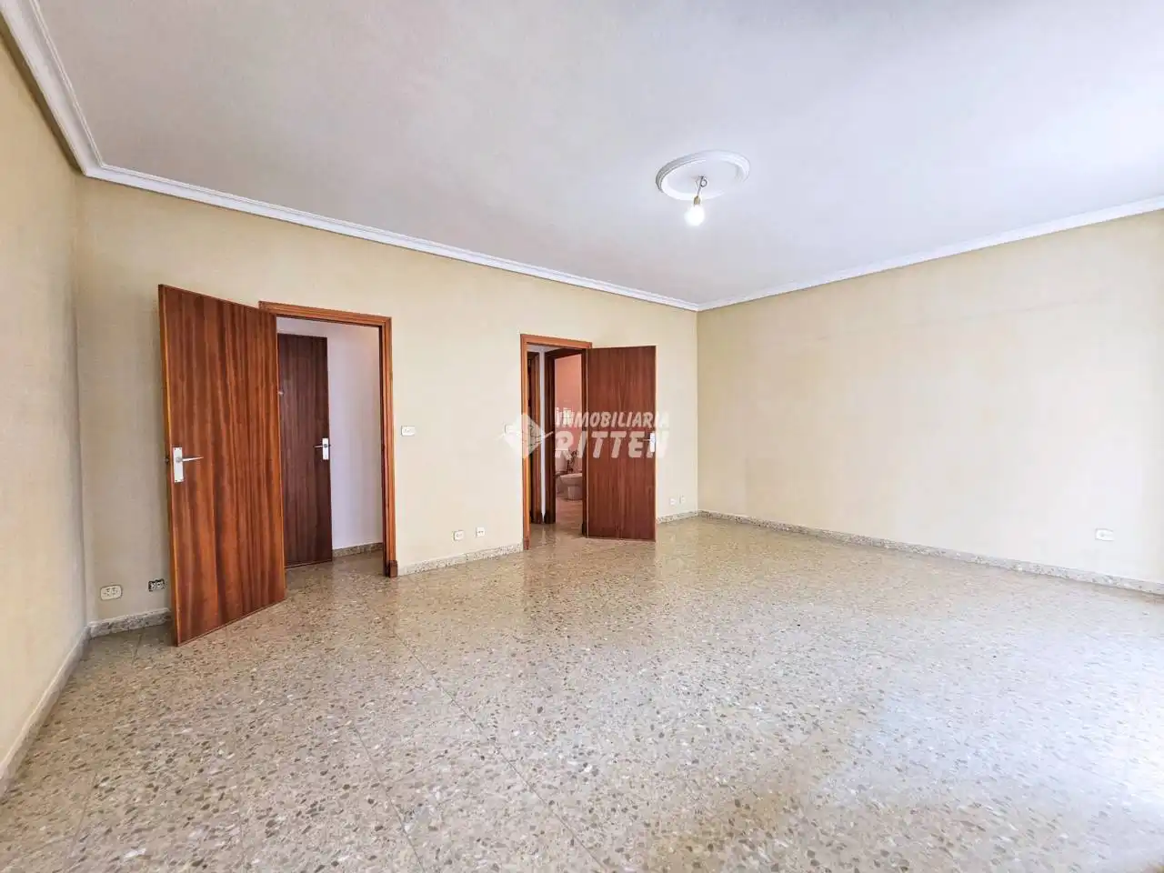 Sala d'estar de Pis en venda en La Unión amb Balcó