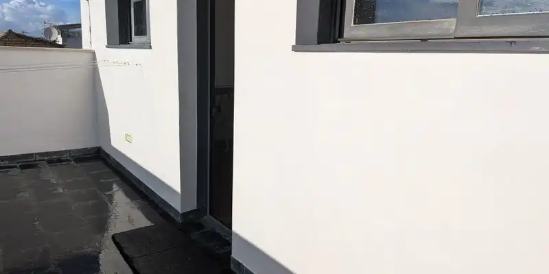 Vista exterior de Casa o xalet en venda en Dos Hermanas amb Aire condicionat