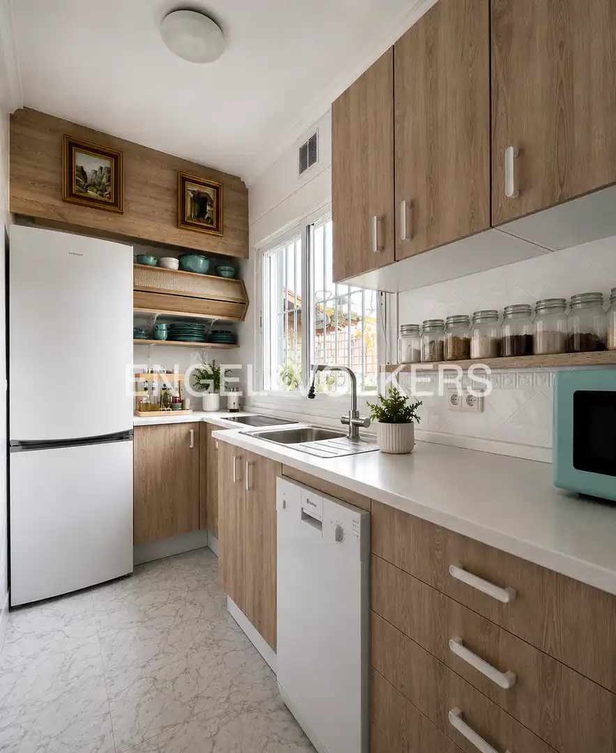 Kitchen of Attic for rent in Sevilla  with Air Conditioner, Heating and Terrace