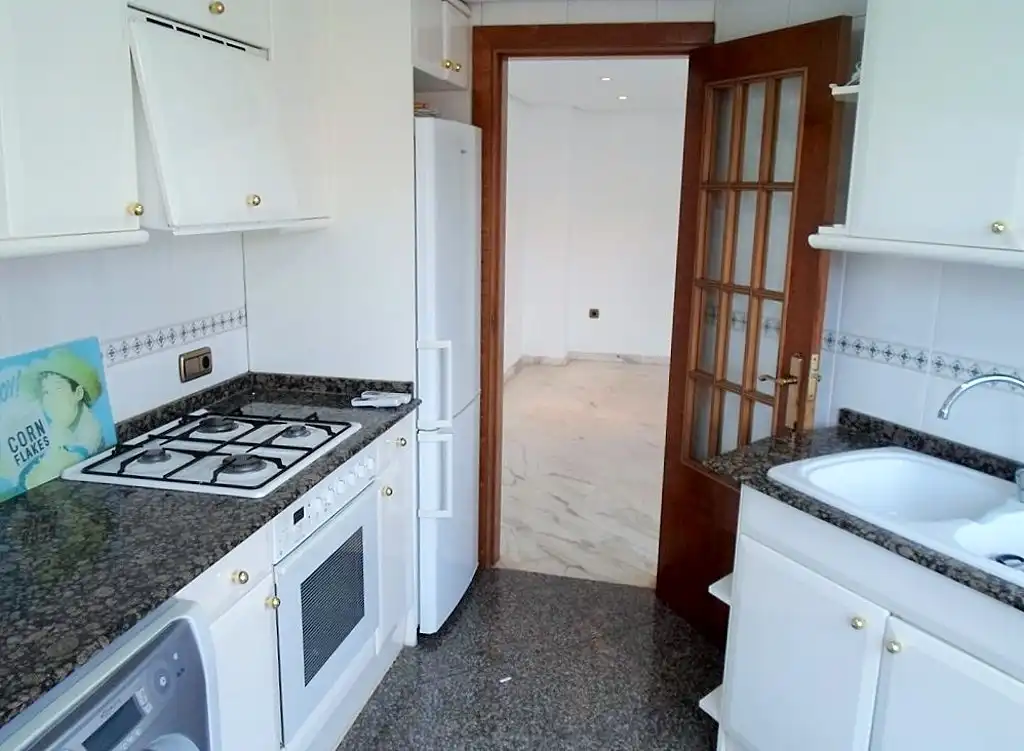 Cocina de Piso de alquiler en Valencia con Aire acondicionado, Calefacción y Amueblado