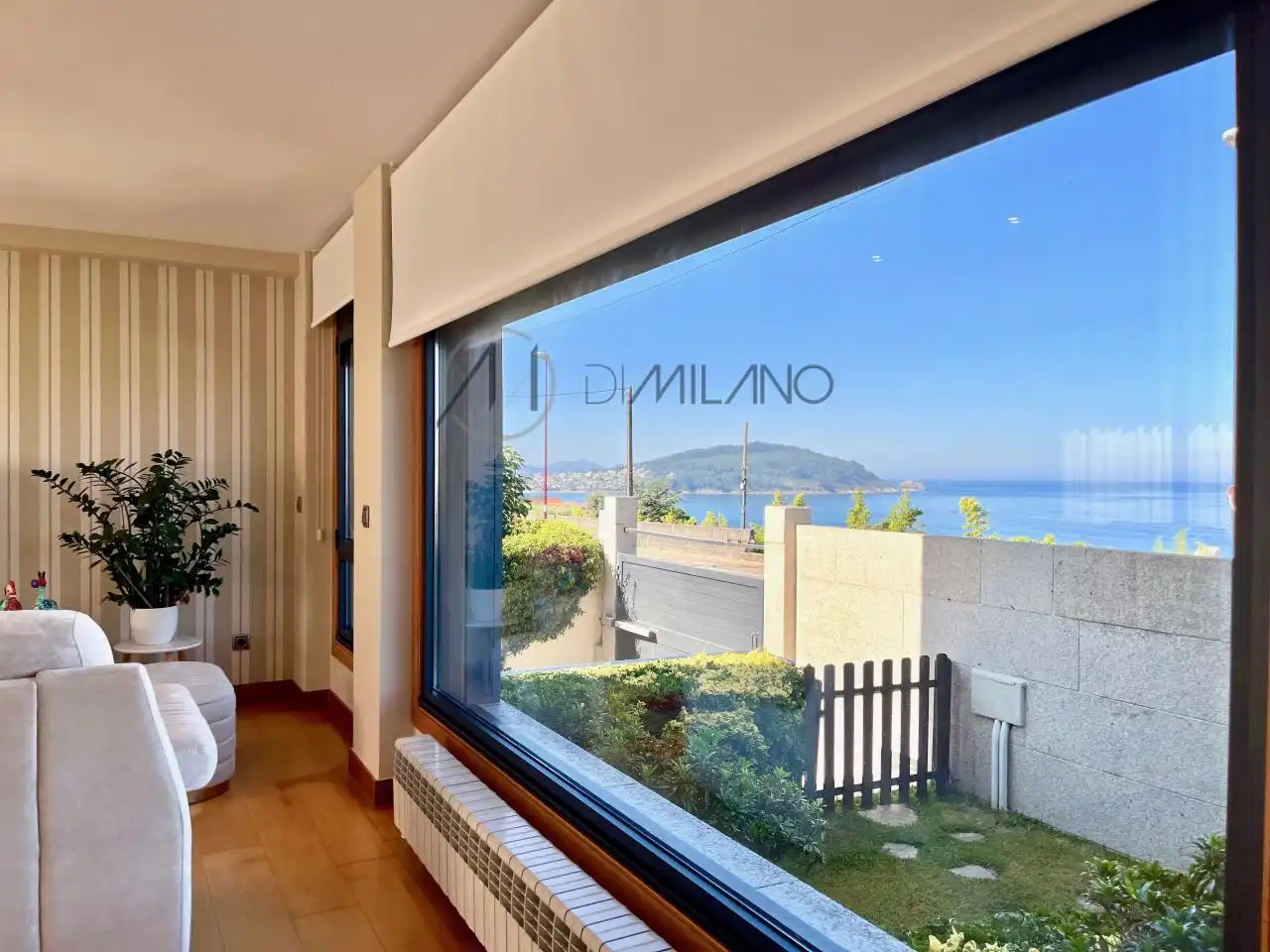Living room of Houses for sale in Vigo   with Heating, Private garden and Terrace