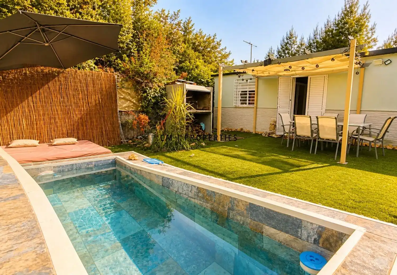 Piscina de Casa o chalet de alquiler en Chiva con Aire acondicionado, Calefacción y Terraza