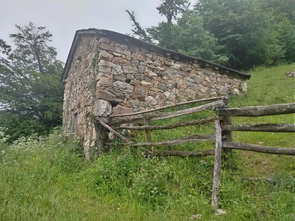 Außenansicht von Country house zum Verkauf in Aller
