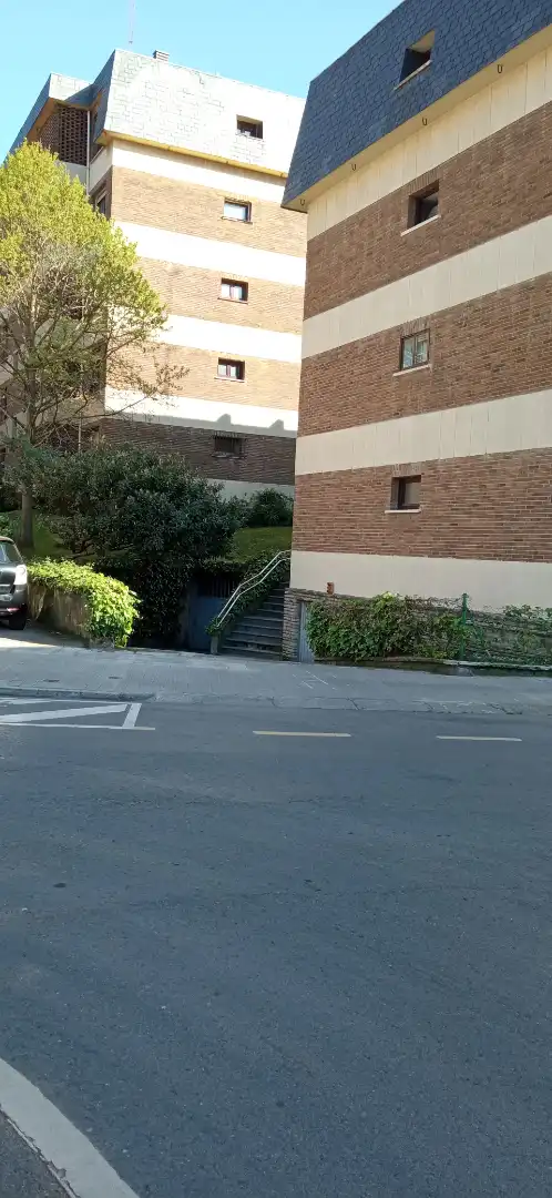 Außenansicht von Garage zum Verkauf in Getxo 