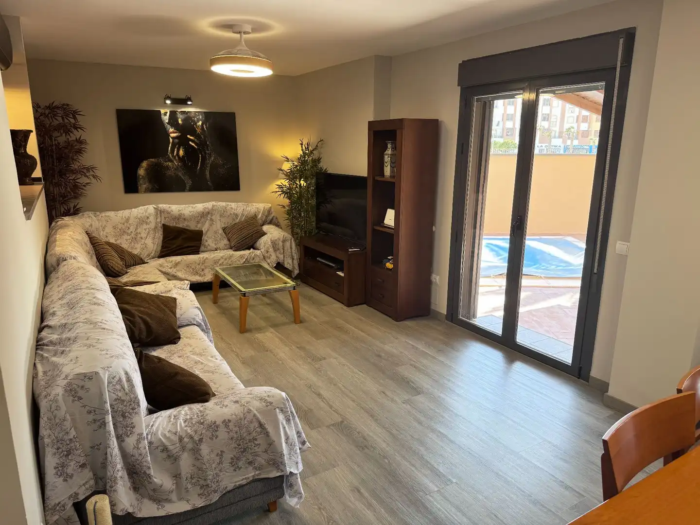 Sala de estar de Casa o chalet en venta en Roquetas de Mar con Aire acondicionado, Jardín privado y Terraza