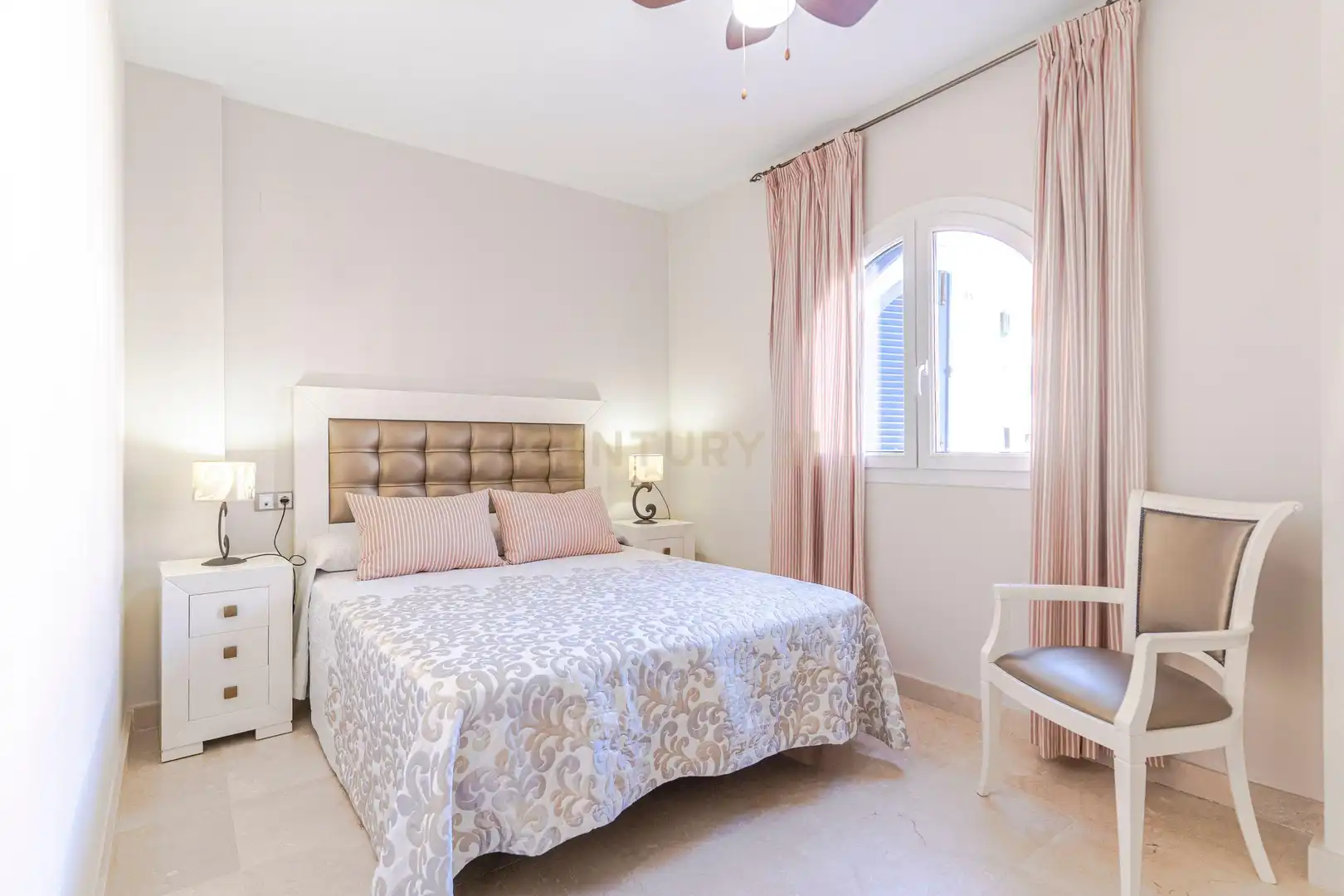 Schlafzimmer von Wohnung zum Verkauf in Manilva mit Privatgarten, Abstellraum und Gemeinschaftspool