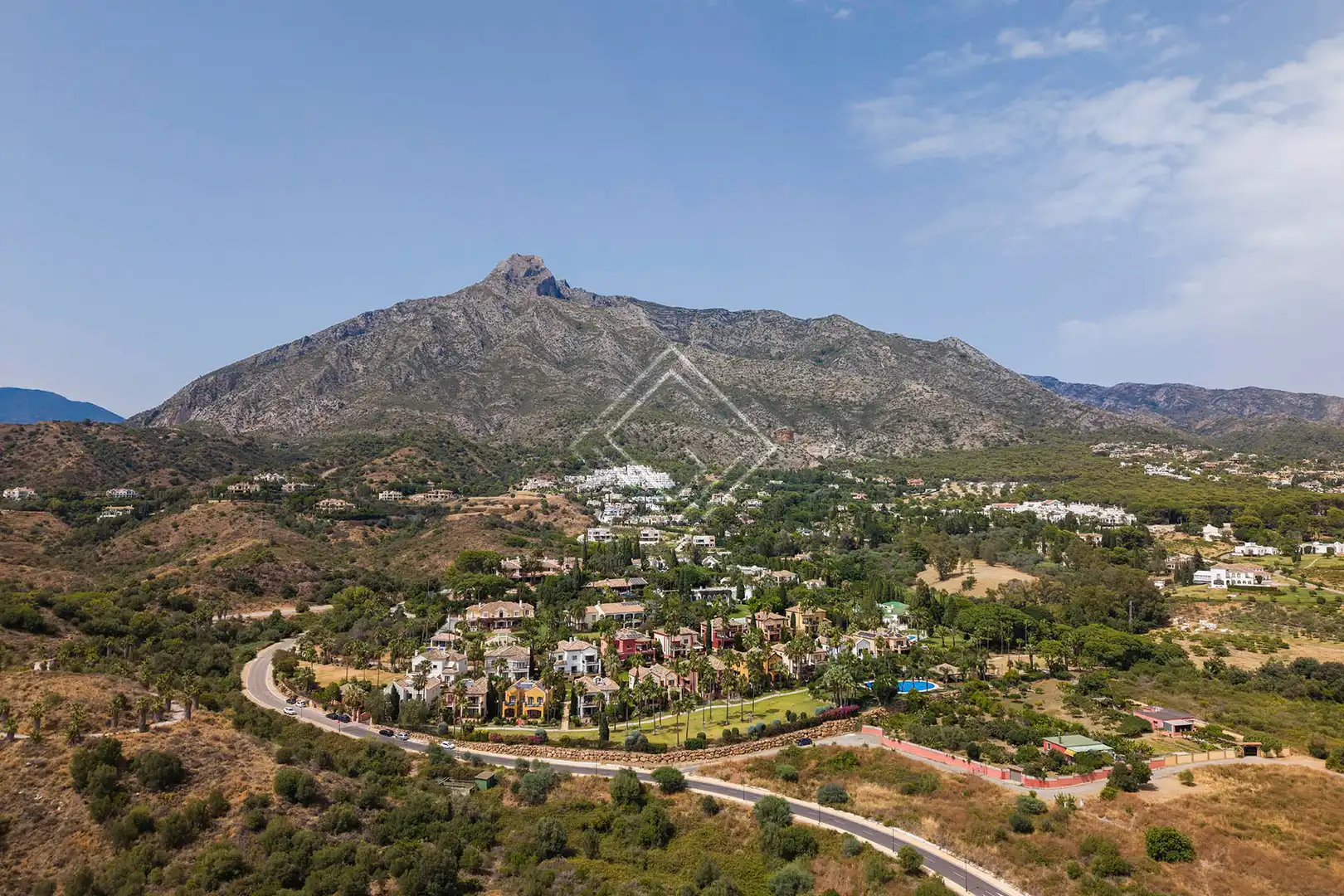 Chalet con piscina en venta en Milla de Oro, imagen 33