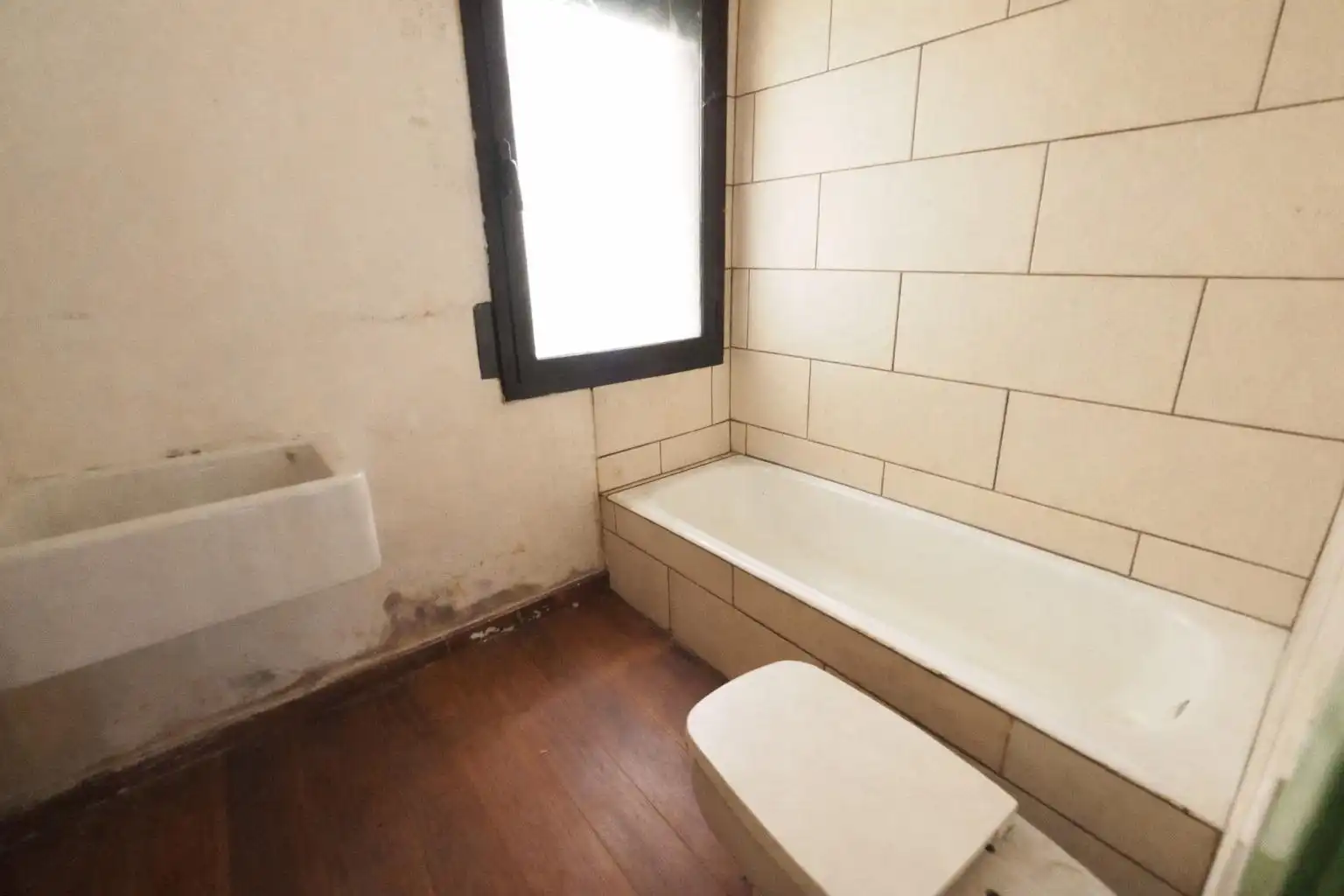 Bany de Casa o xalet en venda en Cabrils amb Jardí privat, Parquet i Piscina