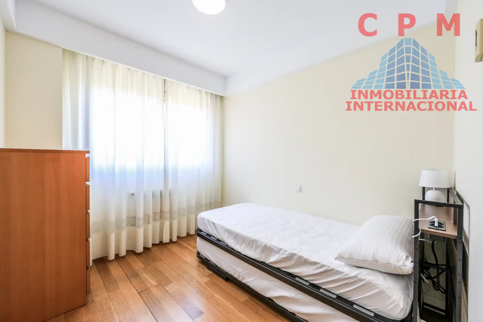 Schlafzimmer von Wohnung zur Miete in Madrid mit Klimaanlage, Heizung und Parkett