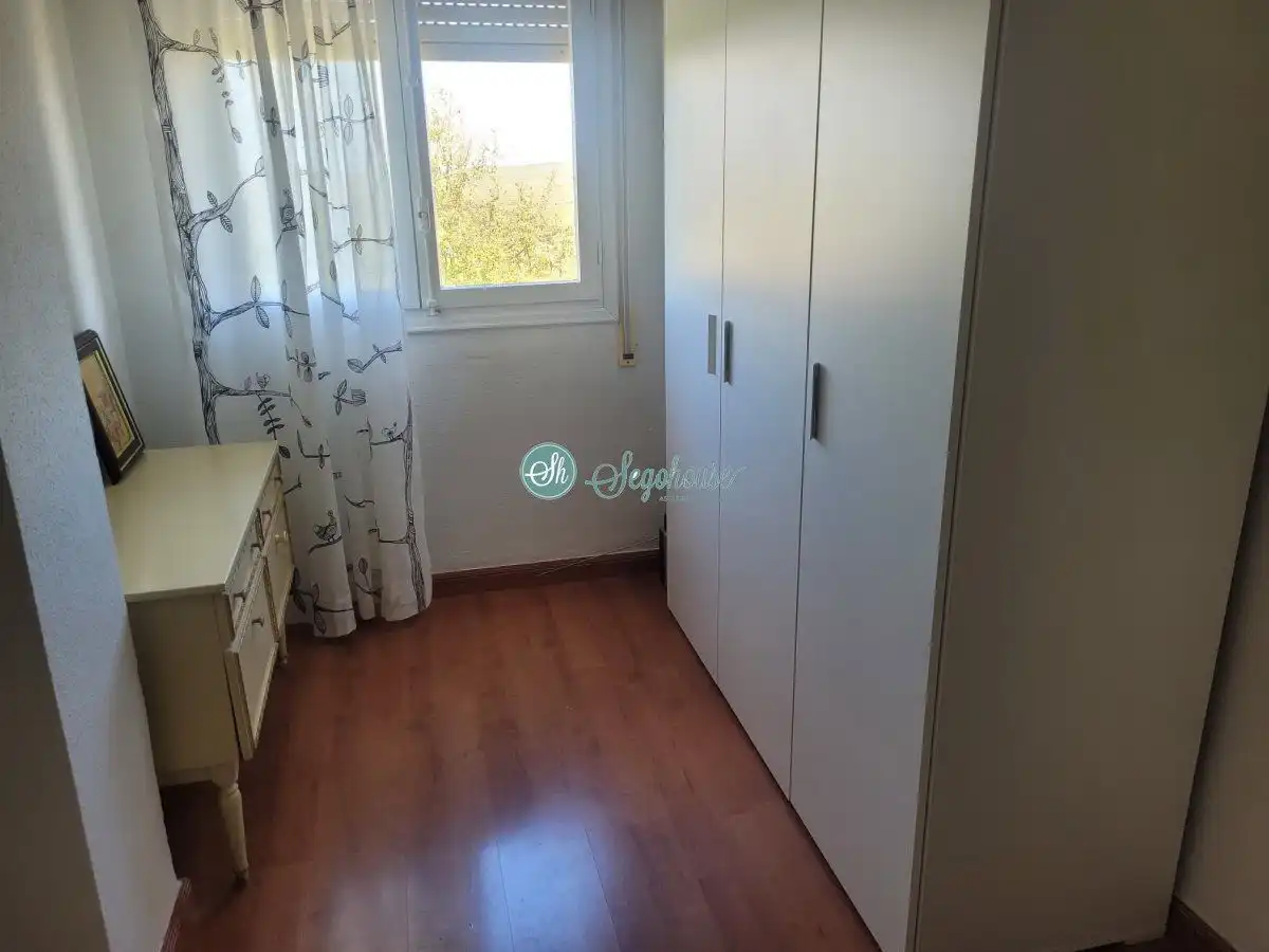 Habitación de Piso en venta en Segovia con Calefacción y Terraza