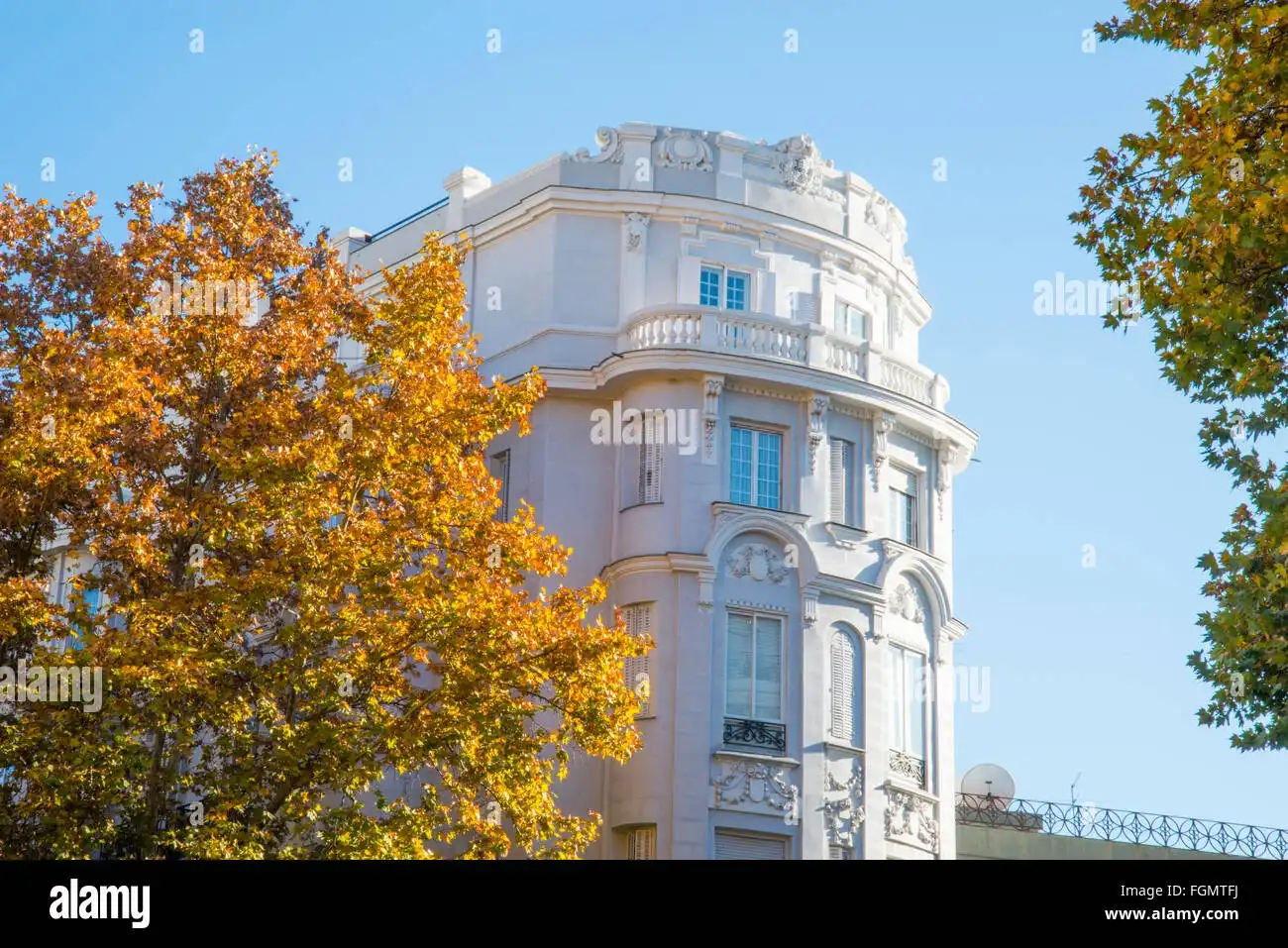Exterior view of Attic for rent in Madrid  with Air Conditioner, Heating and Parquet flooring