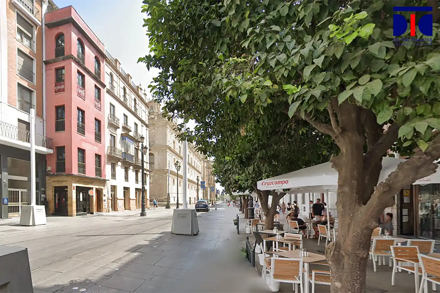 Exterior view of Commercial properties for rent in Sevilla  with Air Conditioner and Heating